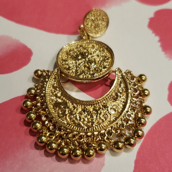 Earring - Picture 2 of 3